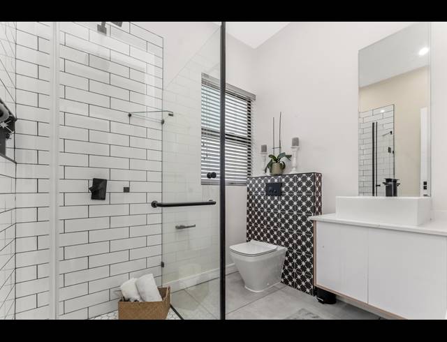 4 BEDROOM HOUSE FOR SALE IN HELDERFONTEIN ESTATE